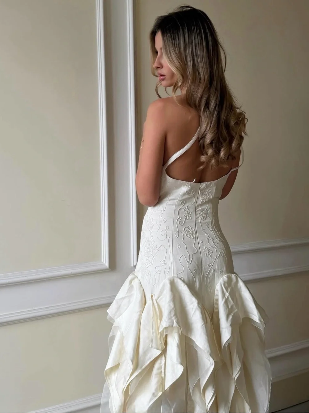 H&M STUDIO
NWT CREAM RUFFLED EMBROIDERED DRESS SIZE SMALL - Picture 5 of 13